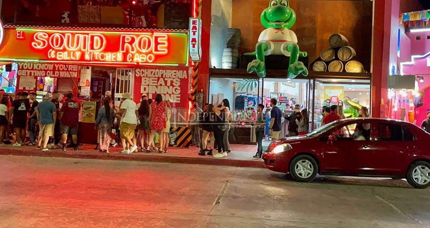 Puntualmente… Bares y antros de CSL acatan reglas sanitarias cerrando a medianoche