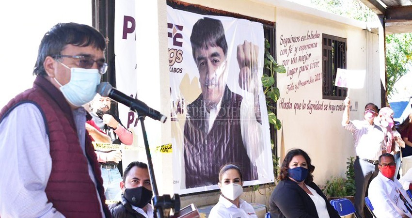 Wifi gratis y creación de apps que mejoren trámites en el gobierno, promete Óscar Leggs