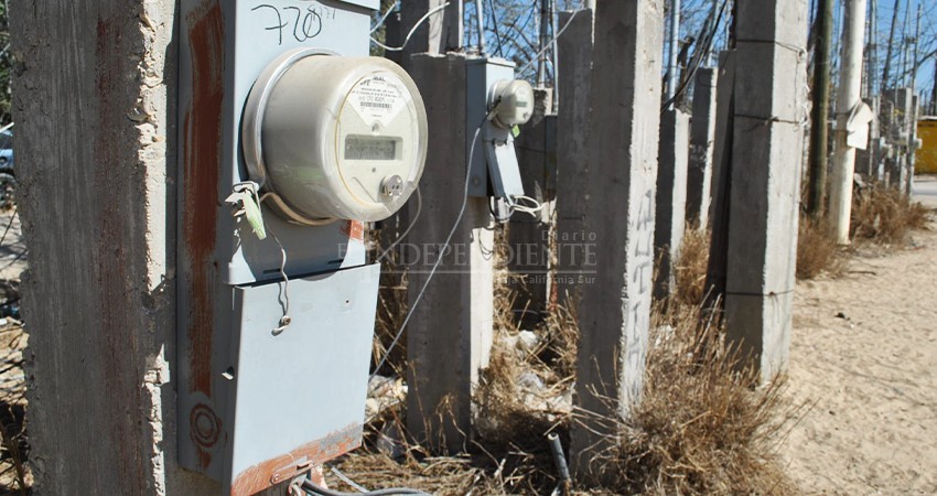Se saturan tableros comunitarios de energía en La Ballena a causa de conexiones