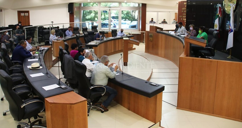 Diputados cobran al poder legislativo siendo son candidatos, sólo “porque lo permite la ley”