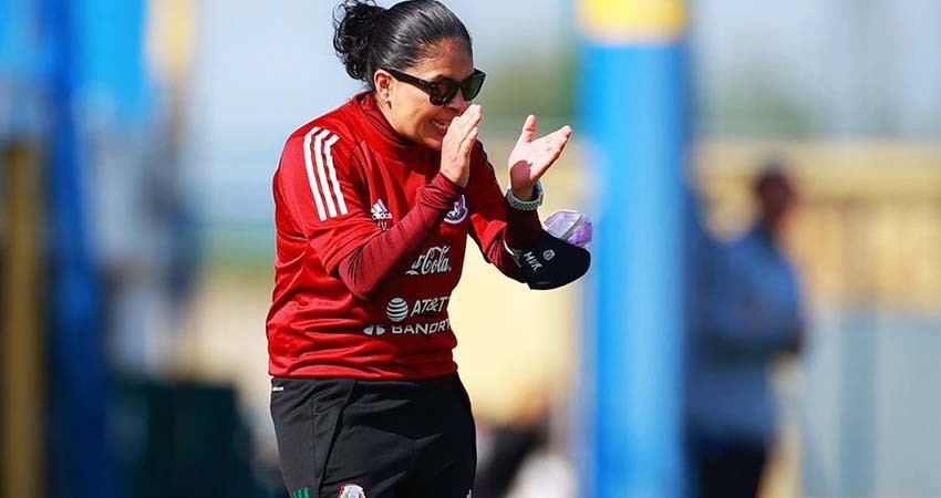 'Tengo que mover mis piezas'; Mónica Vergara en la construcción del Tri Femenil