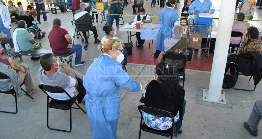 Entre reclamos y molestia, inició aplicación de 2da dosis de vacuna Covid en SJC
