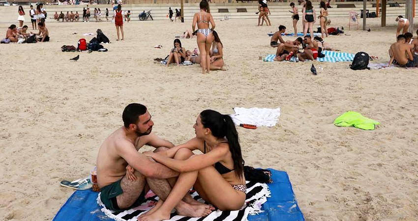 ¡Todos sin cubrebocas! Así lucen las playas en Israel