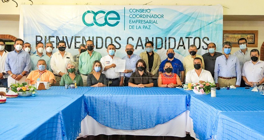 Ofrece Pelayo trabajo en coordinación con empresarios para reactivar economía