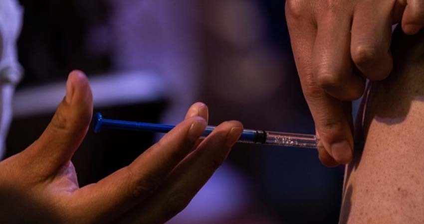 ¿Vacunas Astra con 'fallas' enviadas de EU a México son seguras?