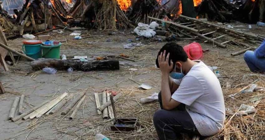 En India recomiendan usar cubrebocas dentro de casa