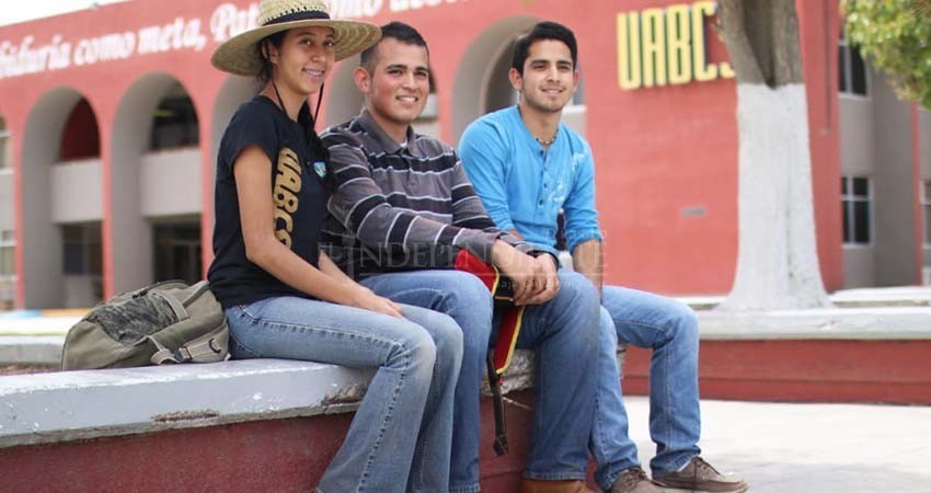 Abre UABCS oferta de becas estudiantiles
