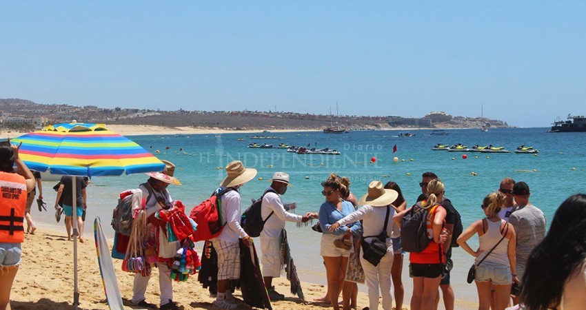 Cambian razones de viaje: extranjeros se reúnen con la familia y nacionales buscan diversión