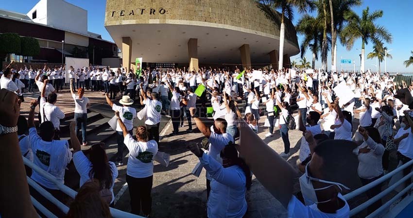 "Queremos vacuna": exige SNTSS detener la muerte de más trabajadores del IMSS