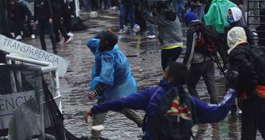 Van 24 muertos en Colombia tras jornadas de protestas