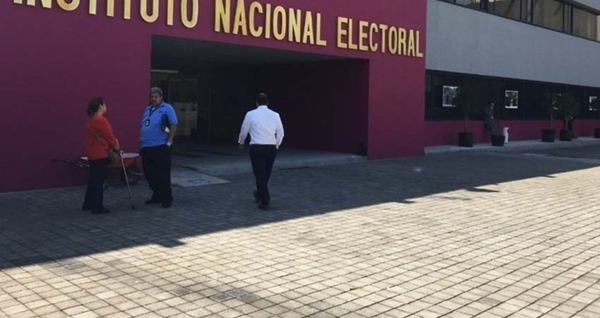 "El INE, de lo más ineficiente": López Obrador