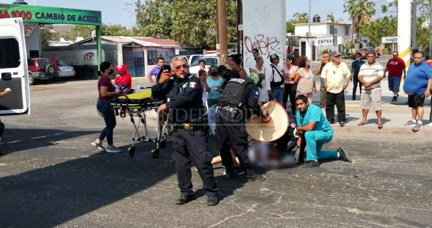 Adolescente se avienta de puente peatonal en La Paz