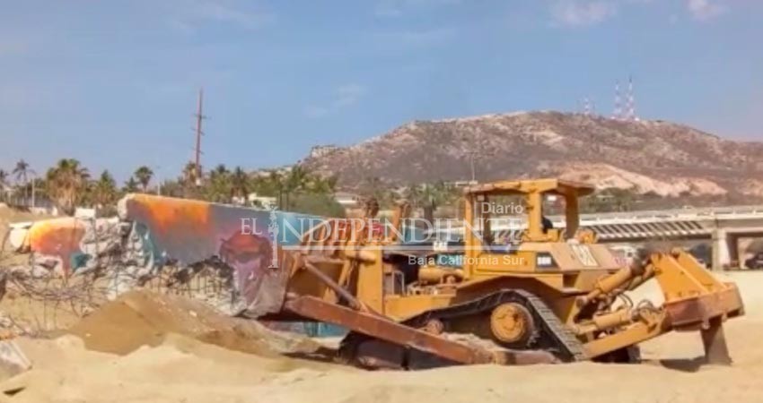 Inician demolición del muro de Costa Azul en SJC