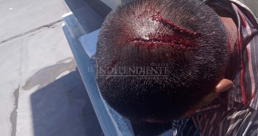 Le abrieron la cabeza a varillazos