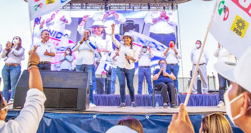 “Los Cabos quiere gobiernos de primera, no de cuarta”: Lupita Saldaña