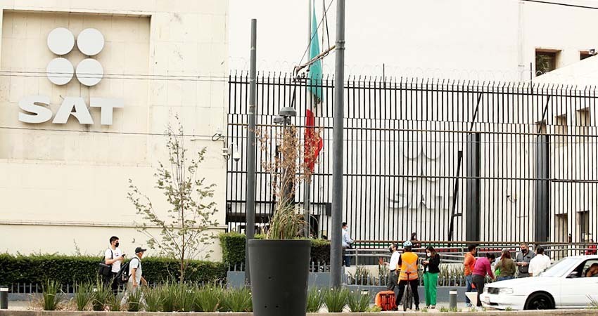 La mitad del hoyo fiscal, de grandes contribuyentes: SAT