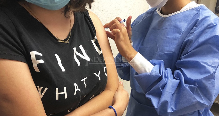 Octubre, el mes contemplado para vacunar contra el Covid-19 a adolescentes