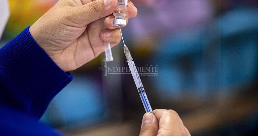 La vacunación 18+ servirá para sacar adelante al turismo: Sectur