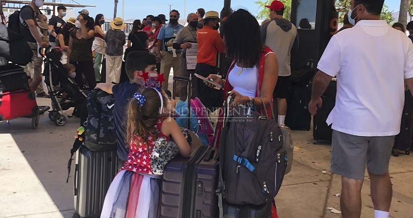 Pide Concanaco a turistas que no olviden que la pandemia no ha terminado