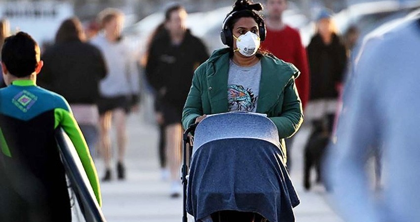 Aumentan casos de covid en EU; la mayoría son de variante Delta