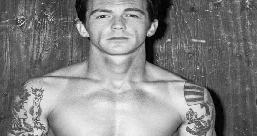 Drake Bell es sentenciado a libertad condicional y 200 horas de servicio comunitario