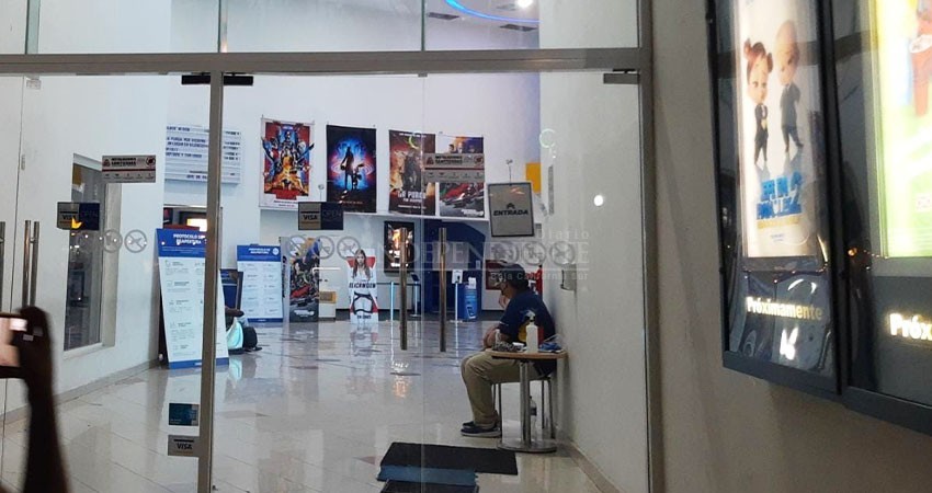 Ayuntamiento informa el cierre de cines, pero Coepris dice que sí están permitidos