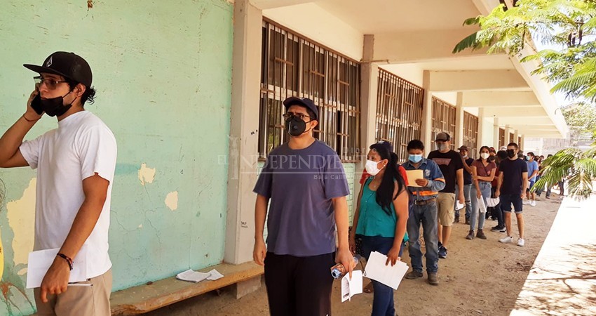 Jóvenes rompen récord de vacunación, se estima que restan 3 mil por ser inmunizados