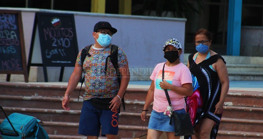 Estados Unidos rectifica y pide de nuevo el uso de cubrebocas, a pesar de la vacunación