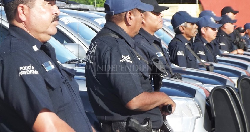 Lo correcto es que policías ascendidos pasen por procedimiento de ley: Regidor