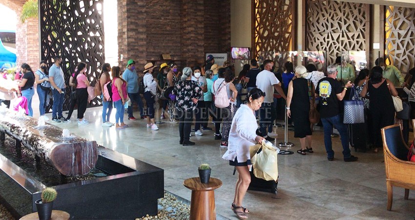 Captan en imágenes saturación de un hotel en SJC