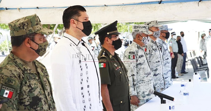 Asiste secretario general de gobierno a cambio de mando de la guardia nacional en BCS