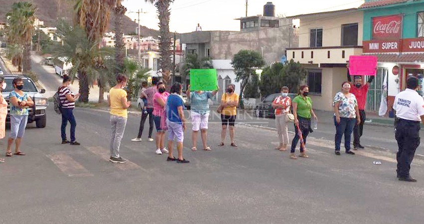 Vecinos de CSL toman las calles exigiendo agua potable