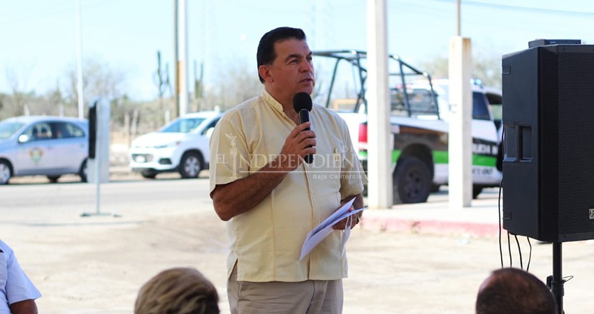 Pone en marcha Alcalde la obra de pavimentación de la Calle Primera