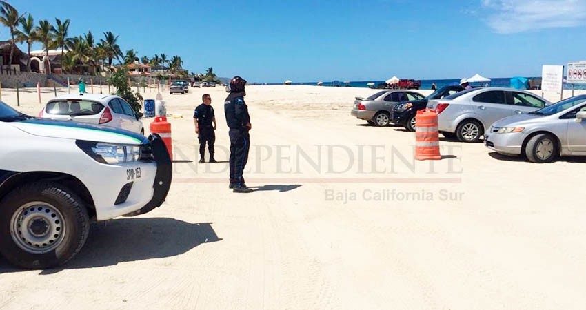 Vigila policía municipal se cumplan con los aforos en playas de La Paz