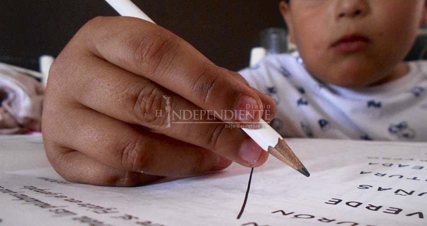 A una semana de que inicie ciclo escolar persiste demanda por espacios en escuelas