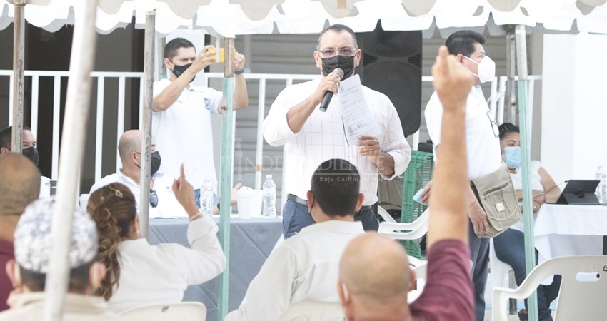 Bajo promesa de pago, levantan paro laboral empleados del Ayuntamiento de La Paz