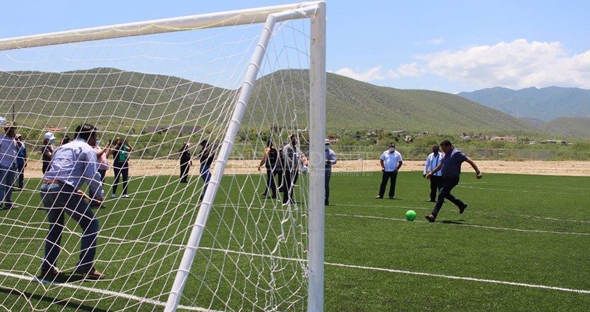 Entrega Alcalde Muñoz Álvarez la primera etapa de la Unidad Deportiva de Los Barriles