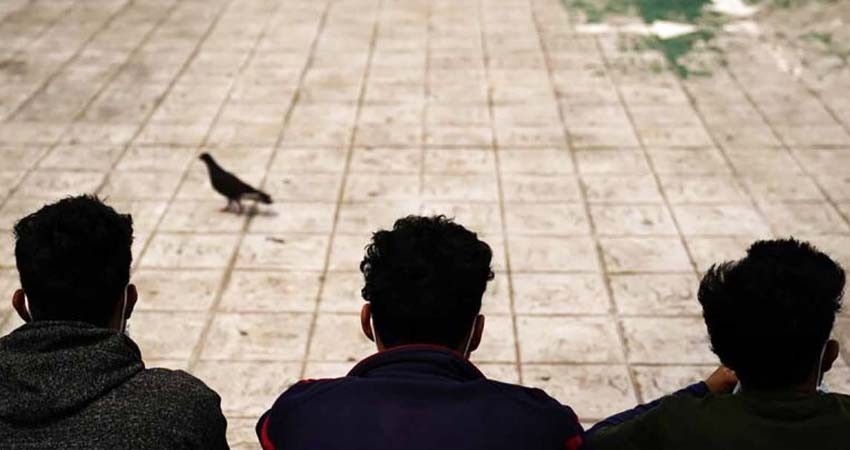 Corte Suprema de EU ordena reanudar 'Permanecer en México'