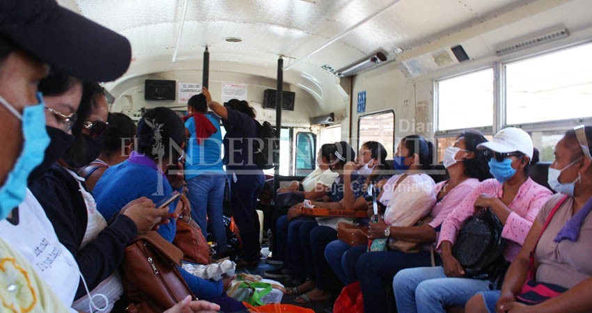 Evalúan más flexibilidad en el transporte público por descenso en casos de COVID