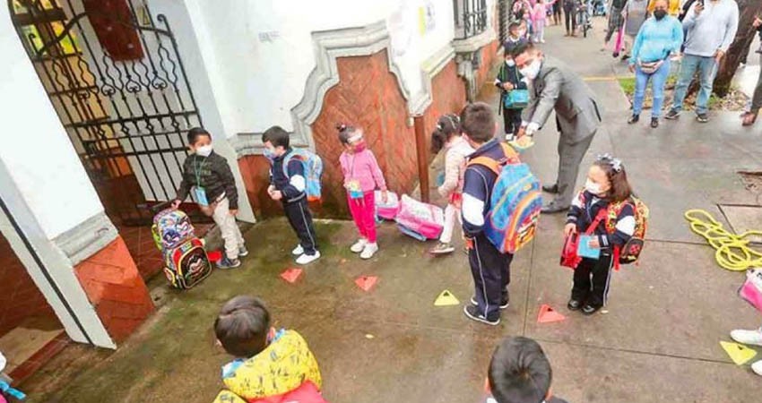 Escuelas particulares, sin 13% de alumnado: Tercer Informe de Gobierno