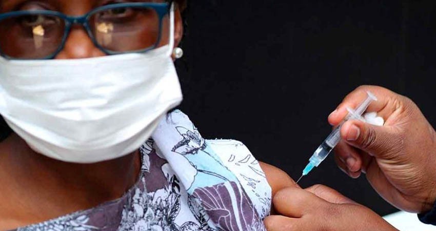 África está cerca de fallar objetivo 'crucial' de vacunación covid, alerta la OMS