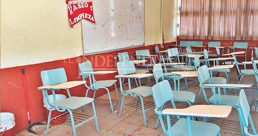 Profesores regresan a escuelas: "están en ruinas"