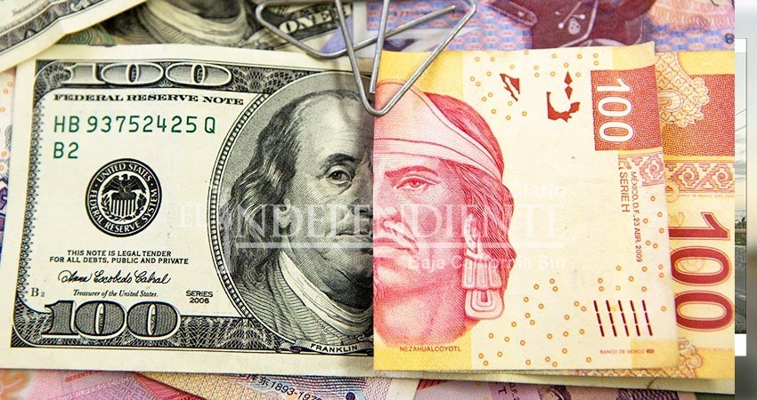 Cajera comete error al realizar una transacción en dólares; el cliente no aparece