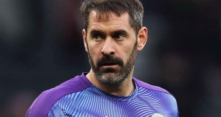 Manchester City utilizaría a portero olvidado de 36 años tras prohibición de FIFA