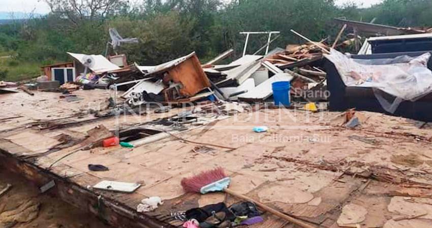 Piden apoyo para familia que perdió su casa tras el paso de Olaf