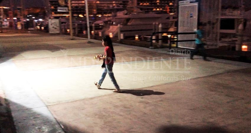 Niños vendedores de la marina un problema casi imposible de erradicar