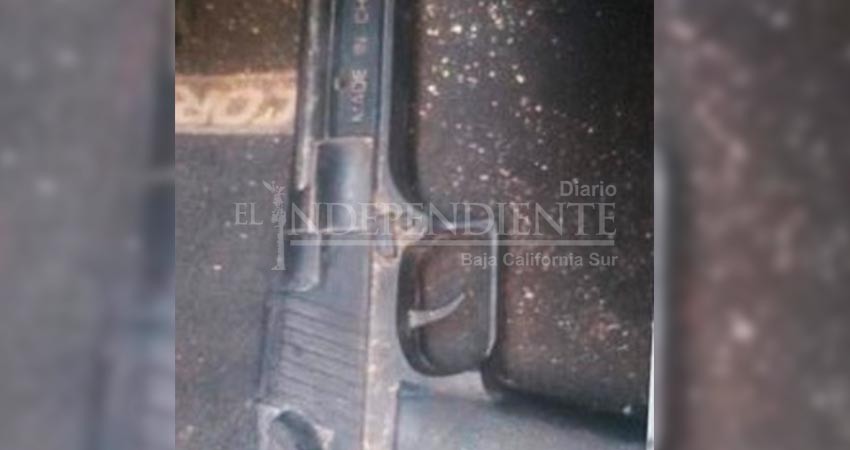 Indigente se paseaba con arma de fuego en la mano