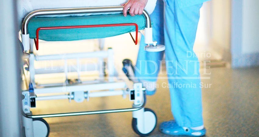 “Te ves muy flaco, pareces drogadicto”: despiden injustificadamente a camillero del ISSSTE