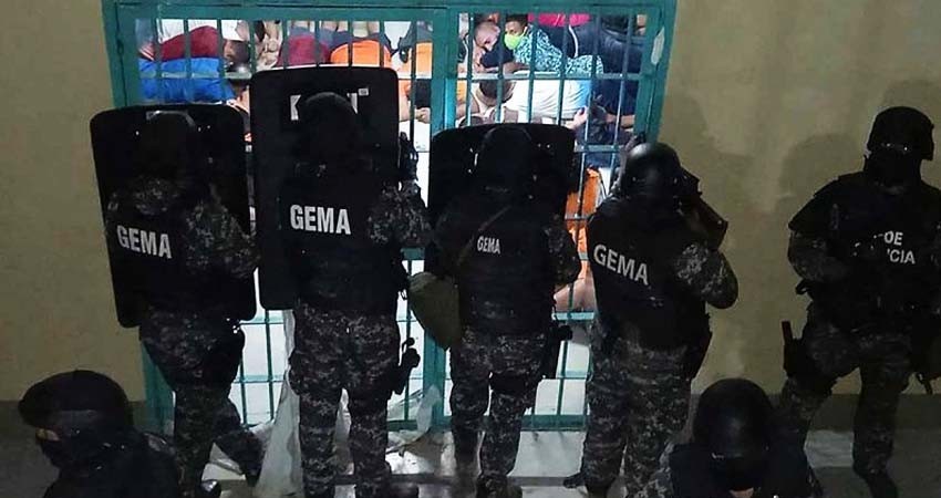 Ecuador indultará a presos tras motín donde murieron 118 reos