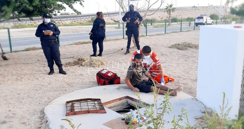 Cayó a una cisterna el domingo; lo sacaron el lunes